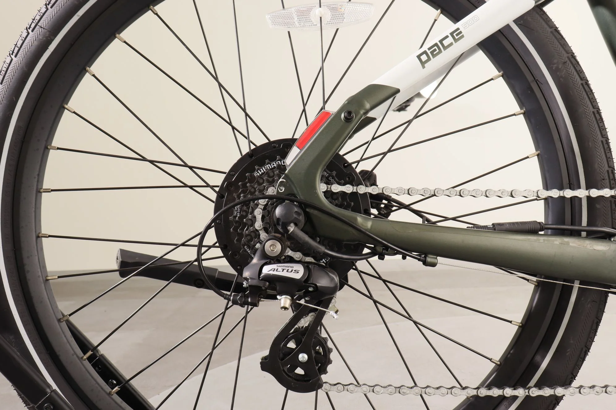 Aventon Pace 500.3 - Image 12