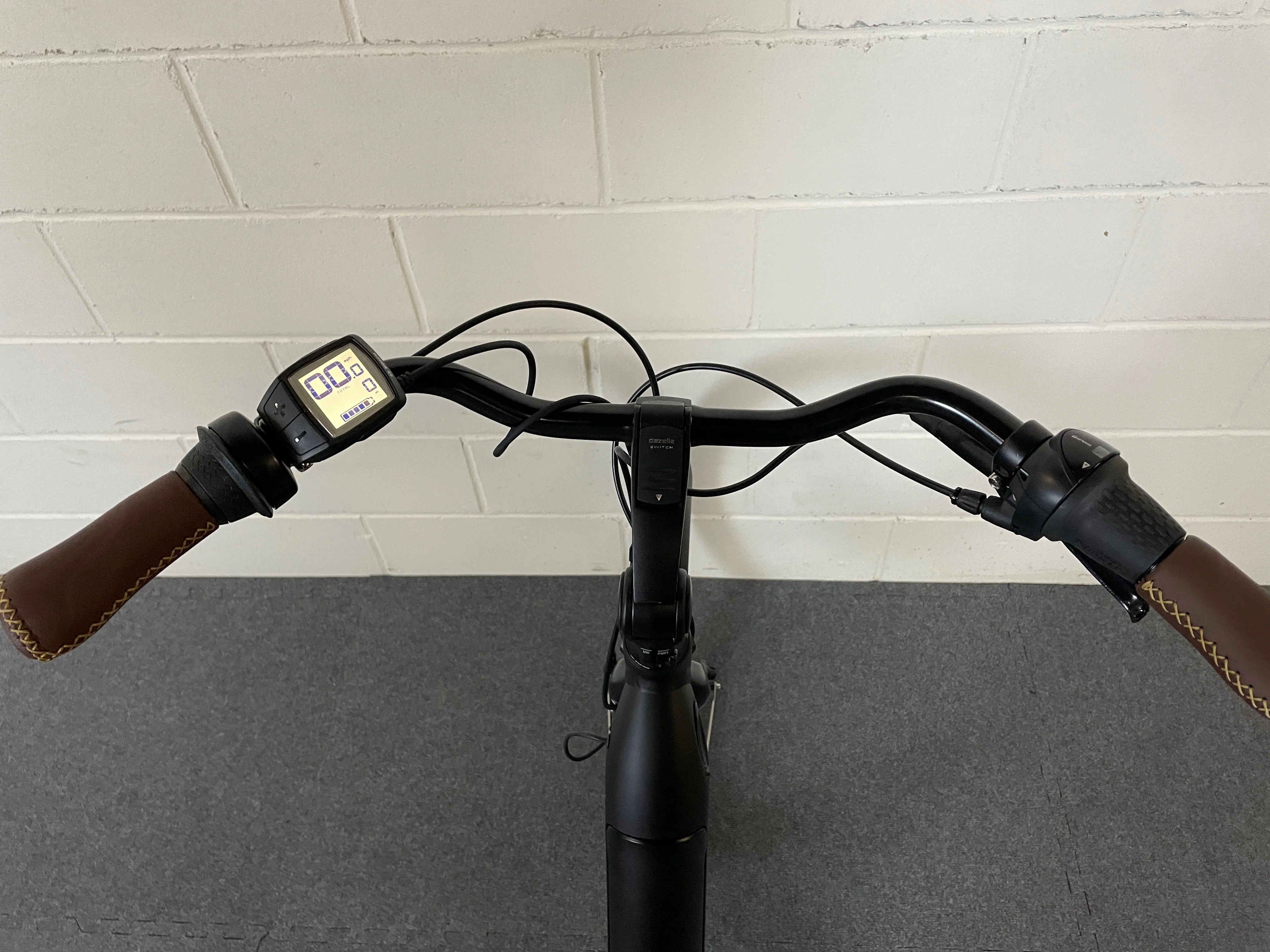 Gazelle Arroyo Elite C8 HMB - Image 7