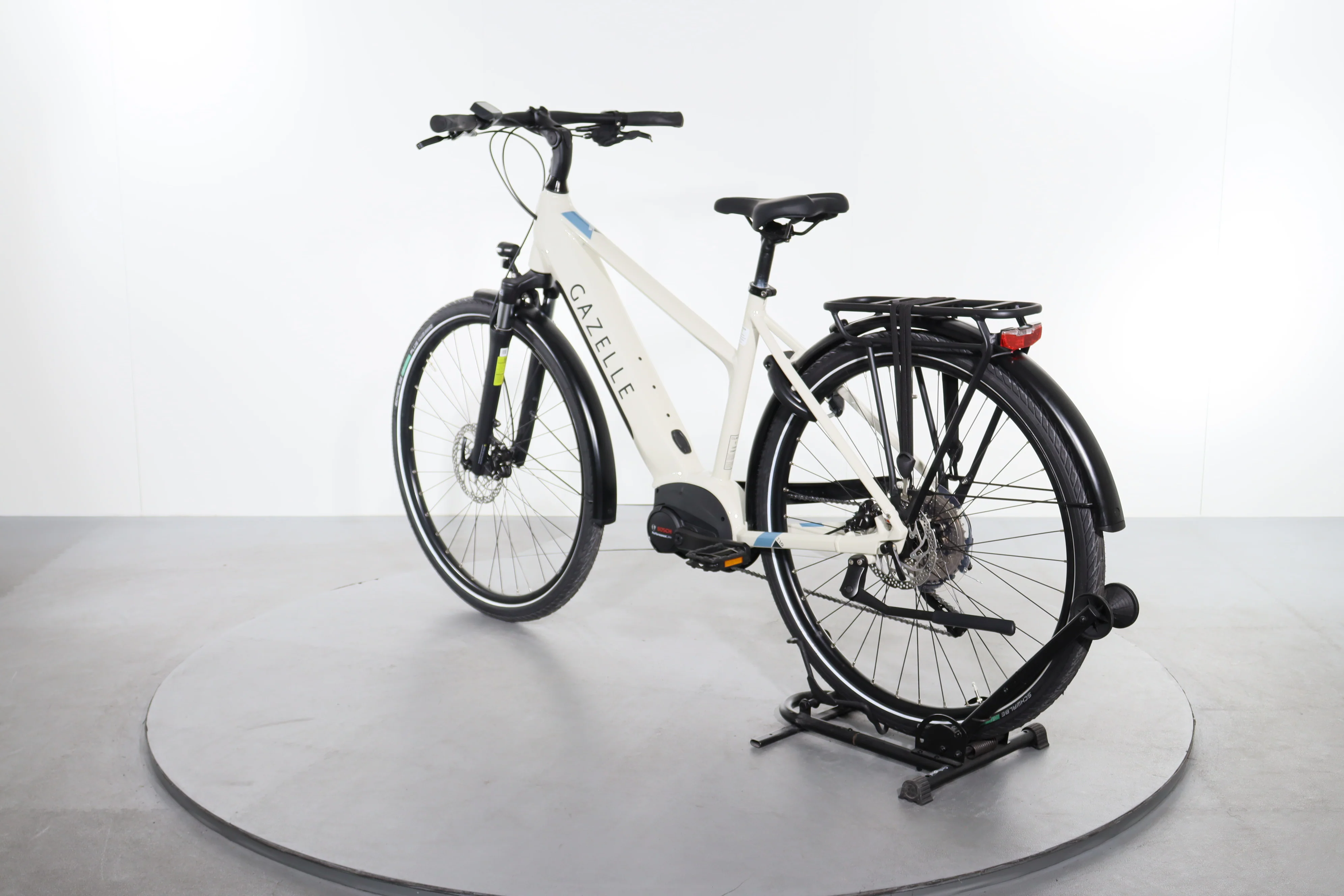 Gazelle Medeo T10 Mid Step - Image 5