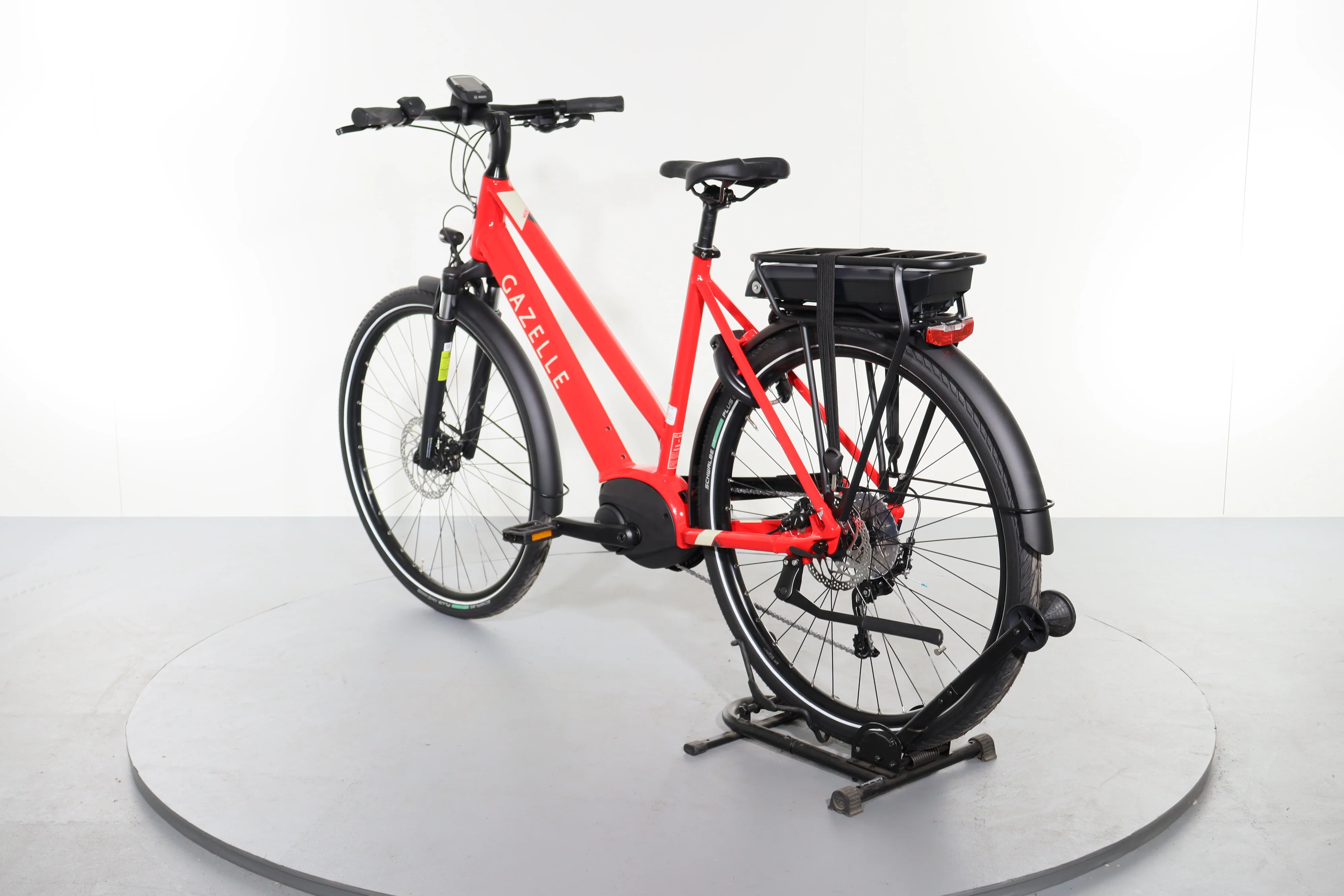 Gazelle Medeo T9 HMB Mid Step - Image 5