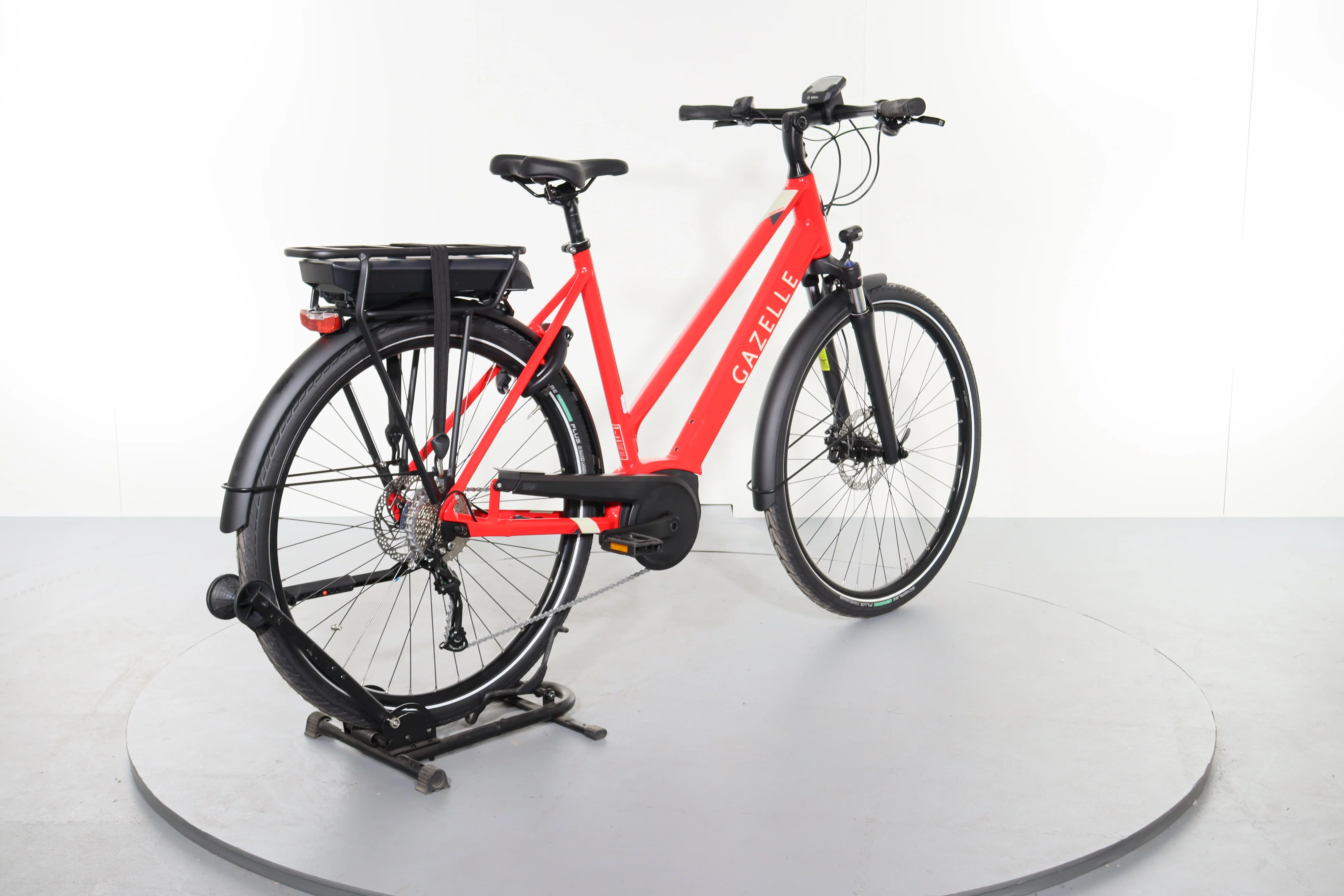 Gazelle Medeo T9 HMB Mid Step - Image 6