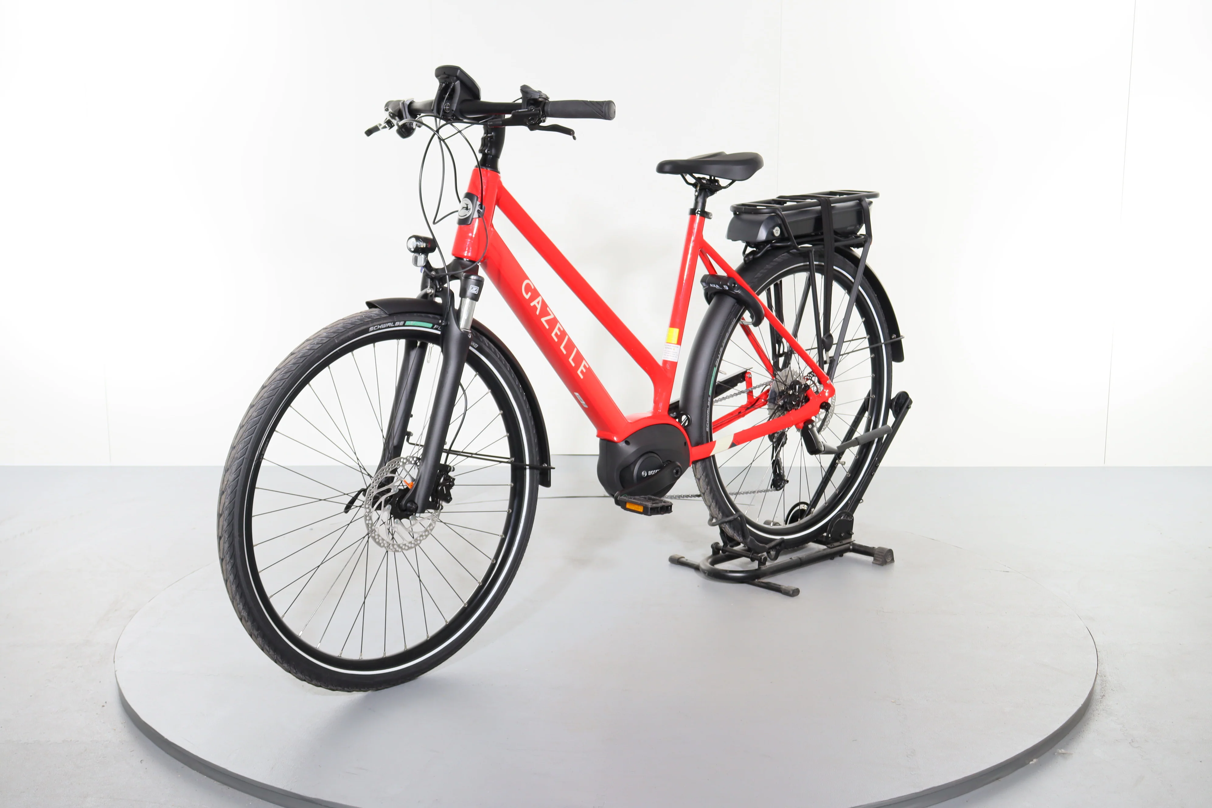 Gazelle Medeo T9 HMB Mid Step - Image 3