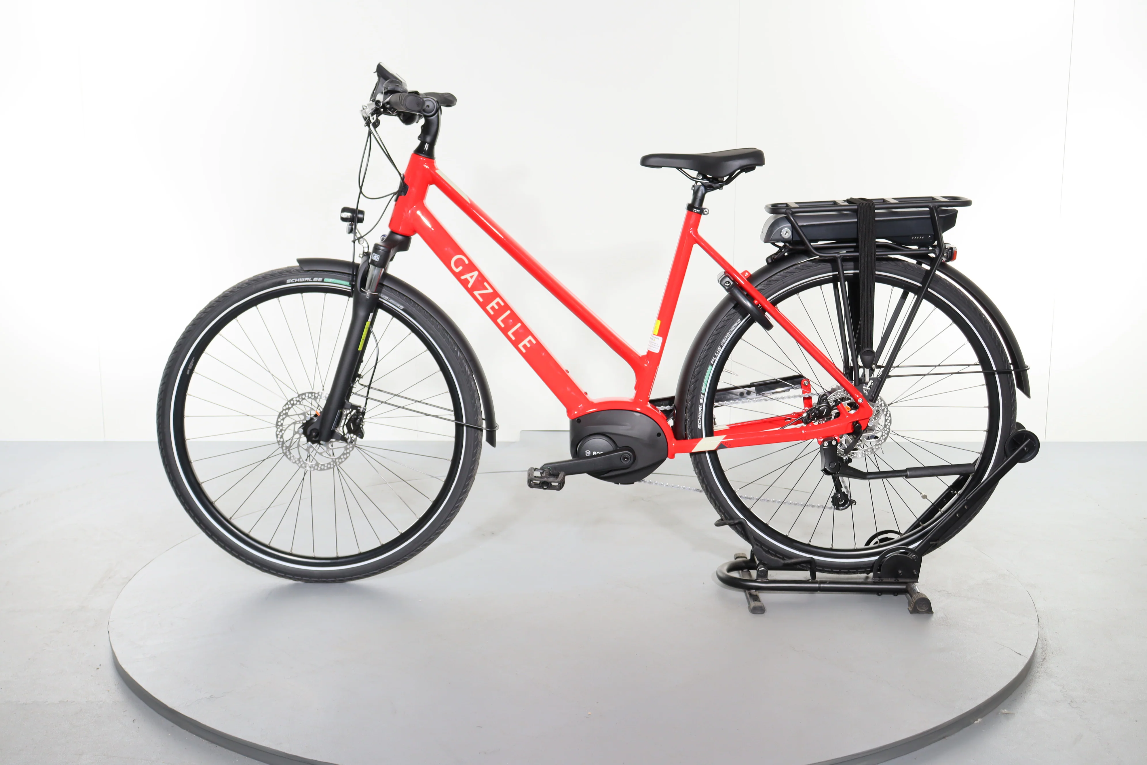 Gazelle Medeo T9 HMB Mid Step - Image 4