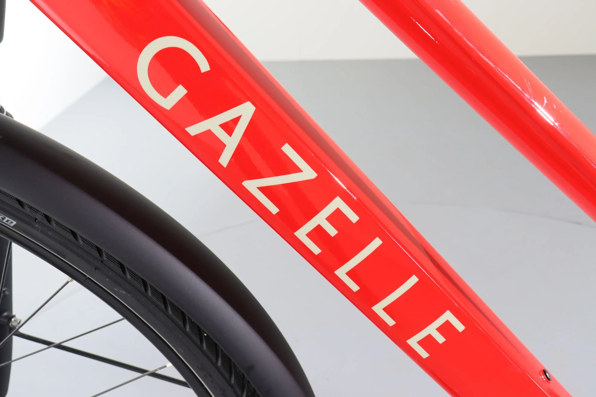 Gazelle Medeo T9 HMB Mid Step - Image 8