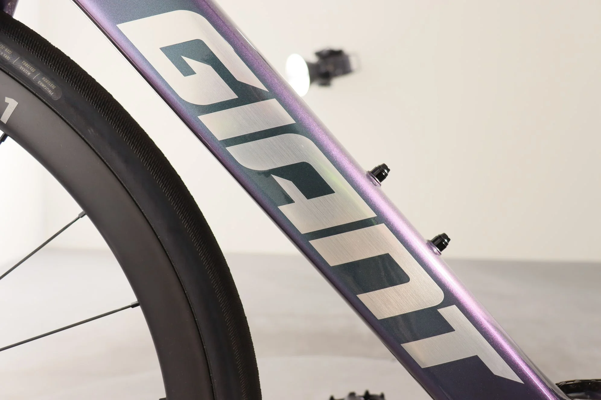 Giant Defy Advanced E+ Elite 0 - Image 10