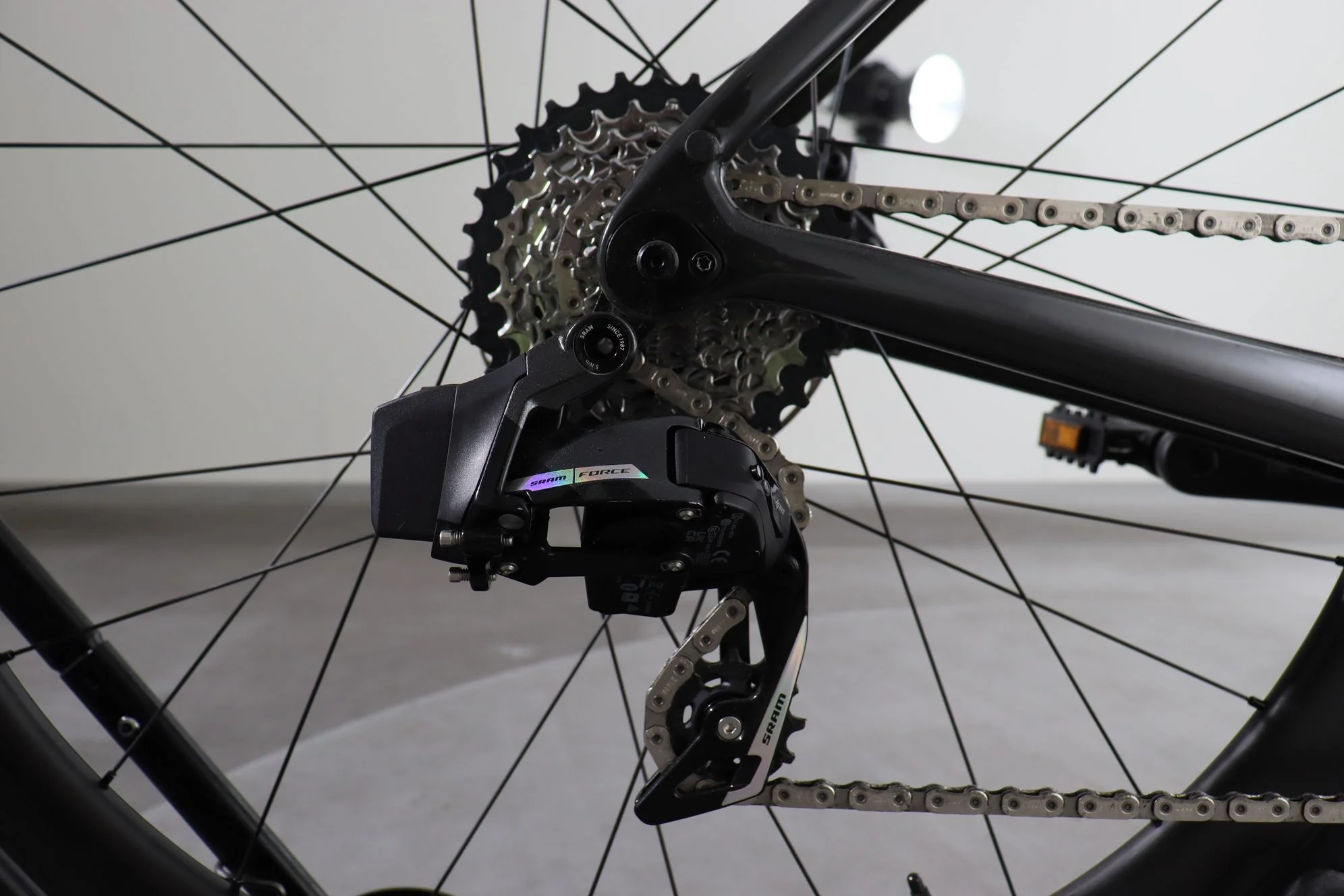 Giant Defy Advanced E+ Elite 1 - Image 10