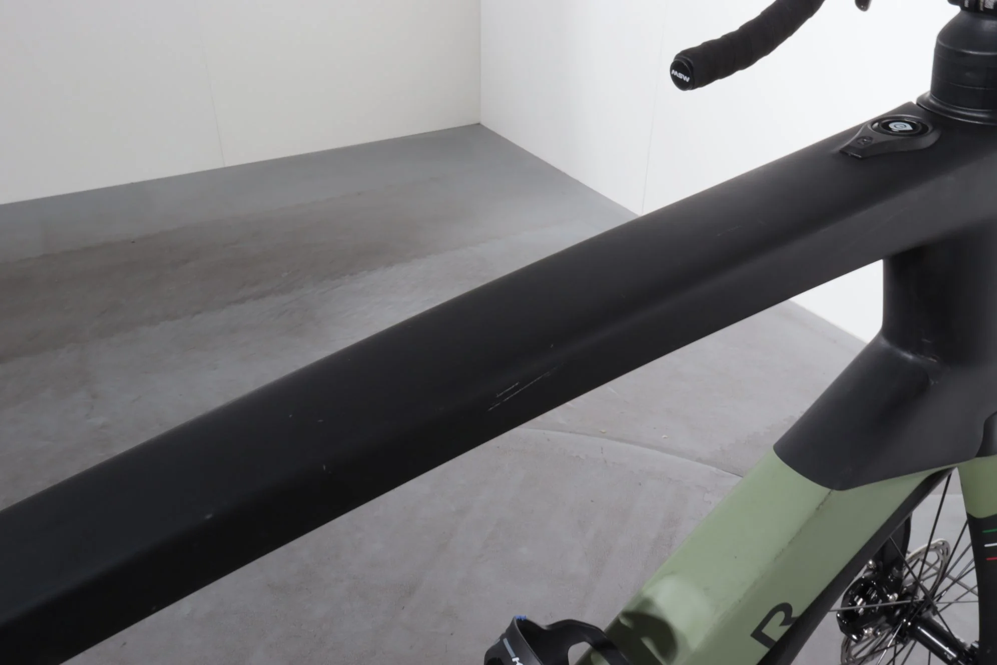 Pinarello F Moser E-Road Rival Axs - Image 11