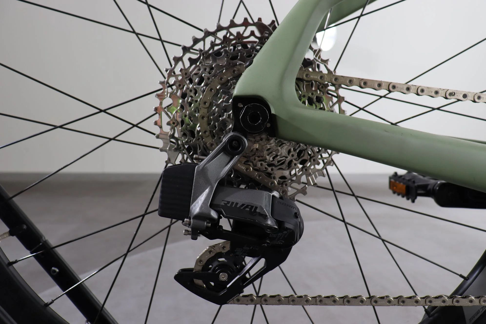 Pinarello F Moser E-Road Rival Axs - Image 14