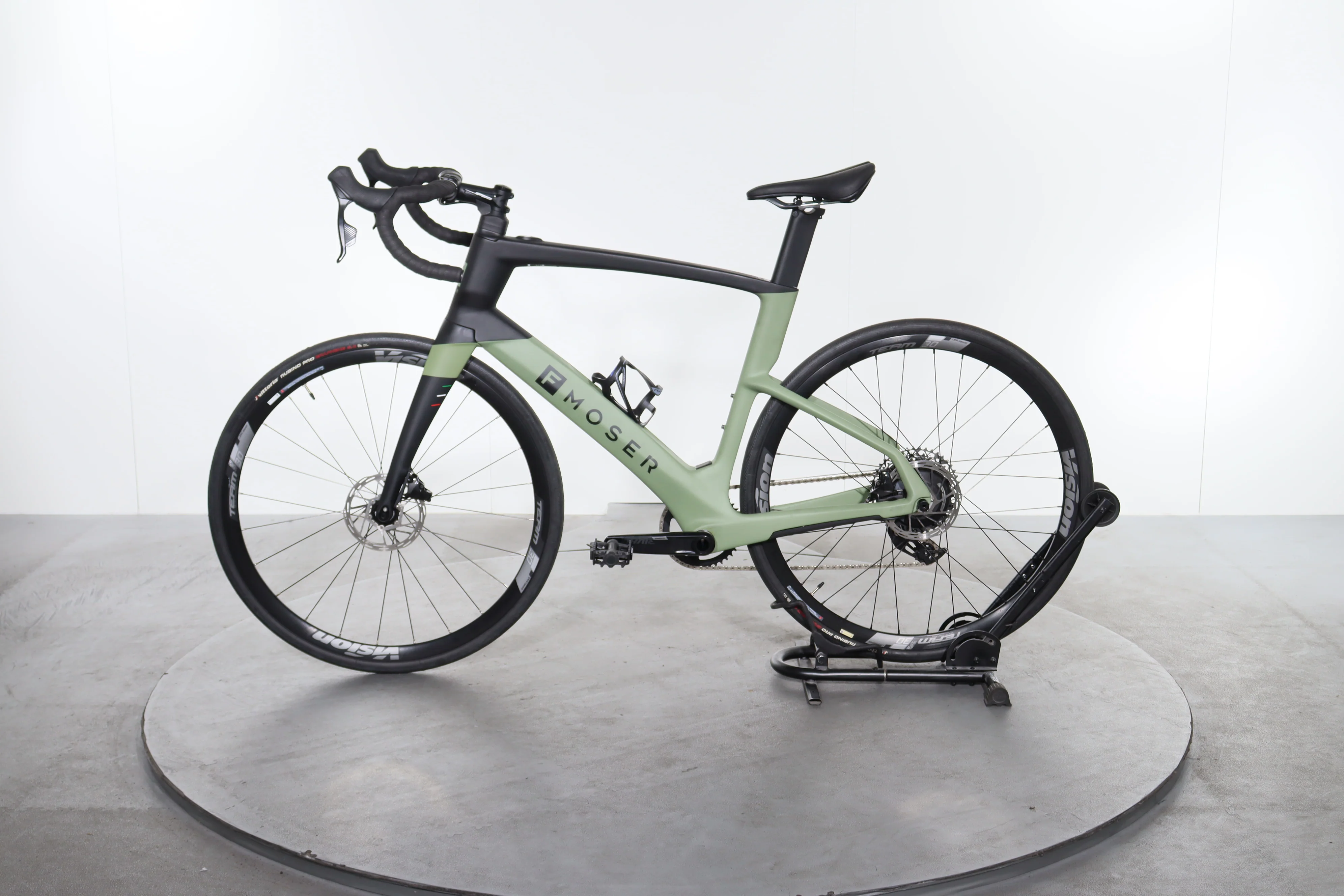 Pinarello F Moser E-Road Rival Axs - Image 4